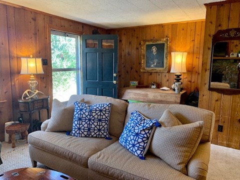1135 Round Hill Drive 3 Beds Apartment for Rent