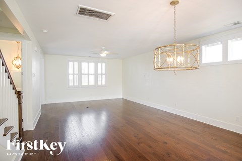 106 Starling Street Studio House for Rent - Photo Gallery 4