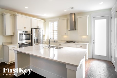 106 Starling Street Studio House for Rent - Photo Gallery 5