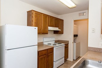 2450 Masons Ferry Dr 2-3 Beds Apartment, Affordable for Rent - Photo Gallery 4