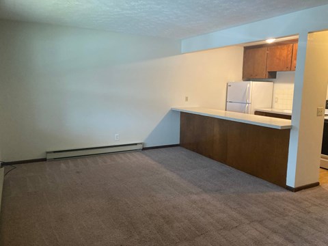 1285 Fairlawn St. 1-2 Beds Apartment for Rent