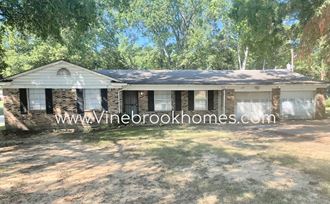 3697 Lakehurst Dr 3 Beds Apartment for Rent