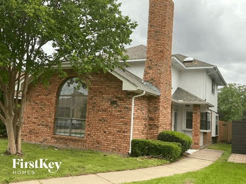 2026 Greenview Dr 2 Beds Apartment for Rent