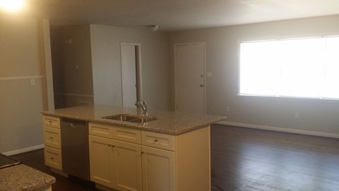 103 Pinecrest Rd 4 Beds Apartment for Rent