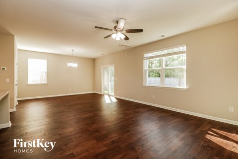 516 Glady Road 4 Beds Apartment for Rent