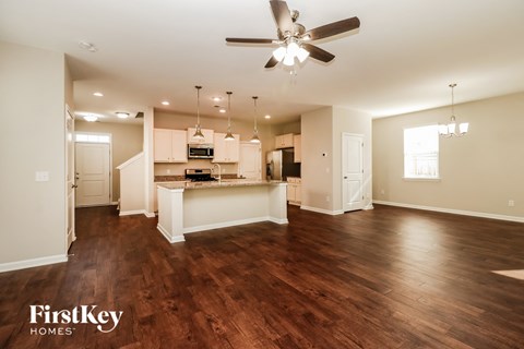 516 Glady Road 4 Beds Apartment for Rent