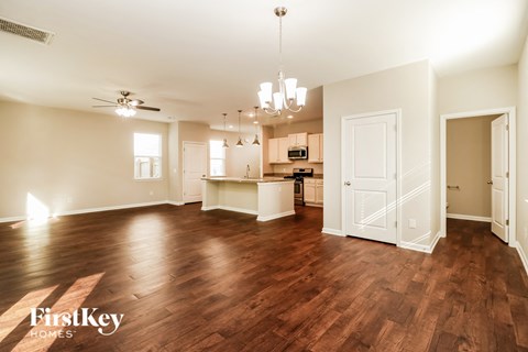 516 Glady Road 4 Beds Apartment for Rent