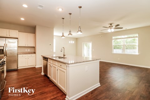 516 Glady Road 4 Beds Apartment for Rent