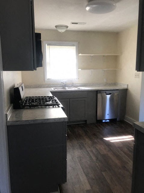 2914 Third St - NO PETS ALLOWED 3 Beds Apartment for Rent