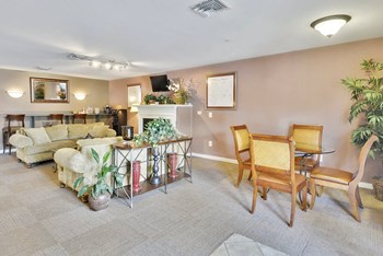 652 Fort Evans Rd NE 2-3 Beds Apartment, Affordable for Rent - Photo Gallery 3