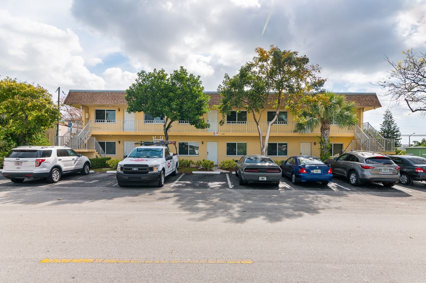 4900 NW 10th Ave