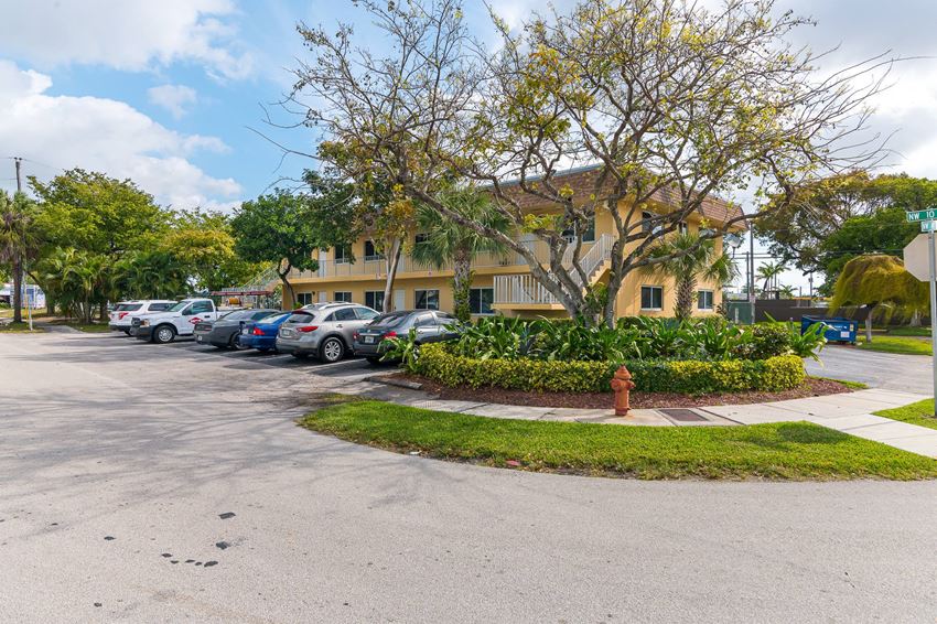 4900 NW 10th Ave