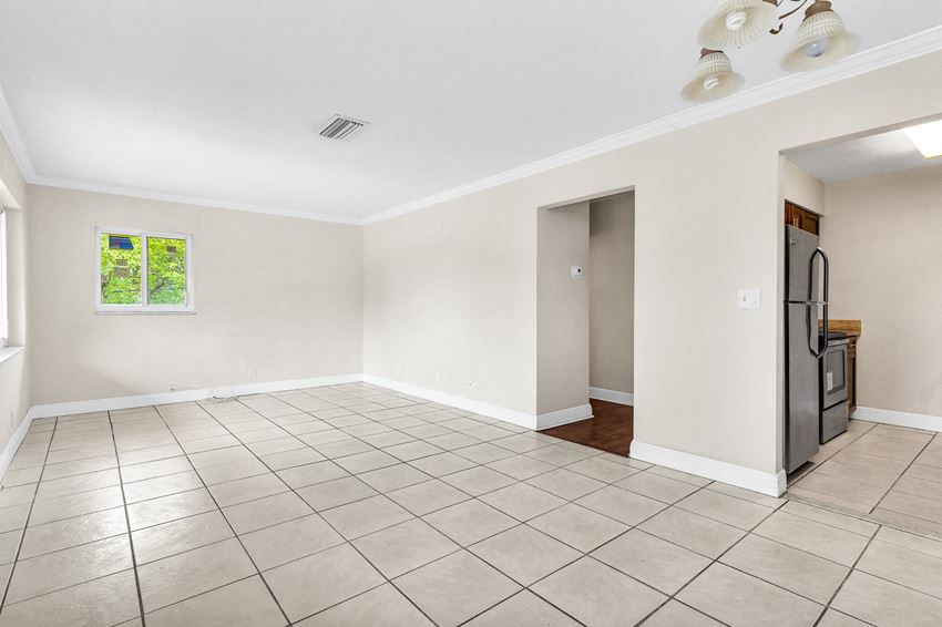 4900 NW 10th Ave