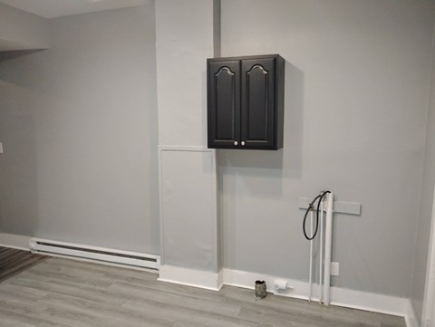 32 Adler Street 2 Beds Apartment for Rent
