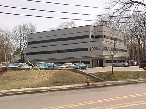 A building with the number 2025 on it.
