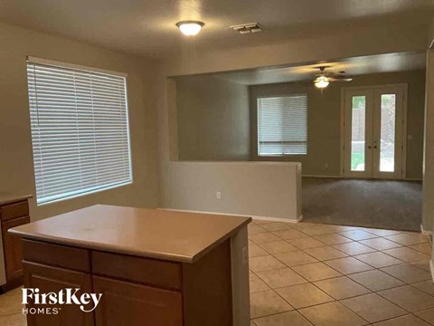 2911 W CARSON Road 4 Beds Apartment for Rent