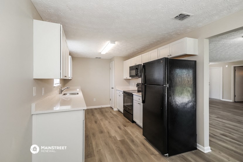 the preserve at ballantyne commons apartment kitchen and refrigerator