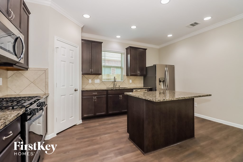 2201 Windy Grove Drive 3 Beds House for Rent - Photo Gallery 6