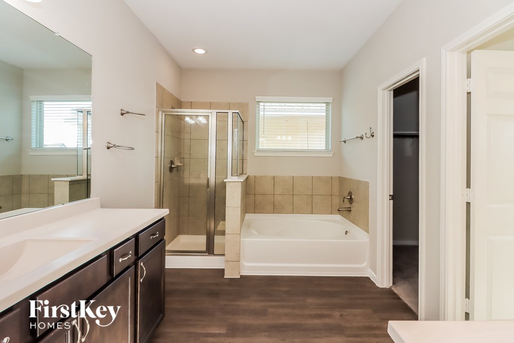 2201 Windy Grove Drive 3 Beds House for Rent - Photo Gallery 9