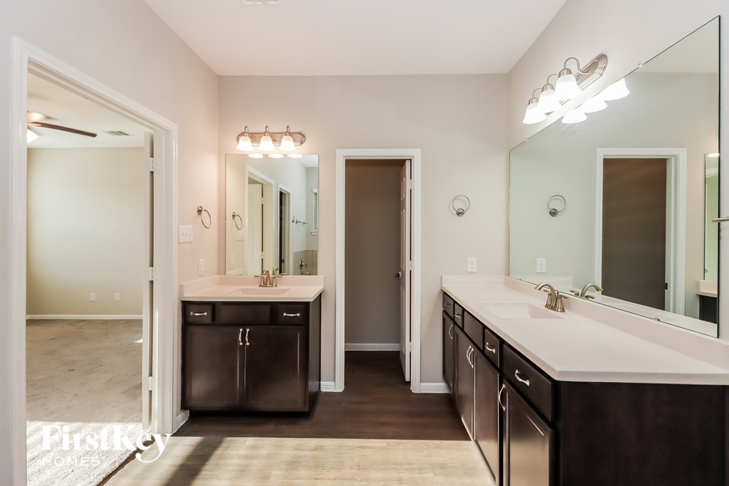 2201 Windy Grove Drive 3 Beds House for Rent - Photo Gallery 10