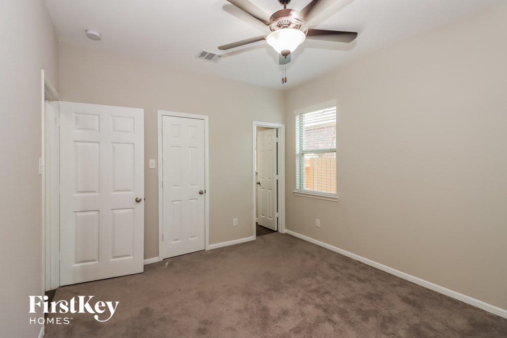 2201 Windy Grove Drive 3 Beds House for Rent - Photo Gallery 12