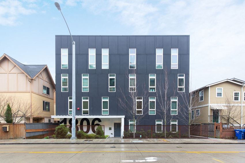 1806 23rd Ave Studio Apartment for Rent - Photo Gallery