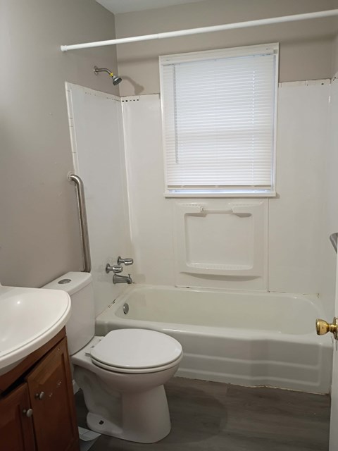 z4178 Churchman Avenue 3 Beds House for Rent - Photo Gallery 2
