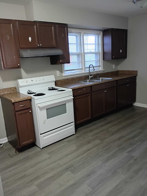 z4178 Churchman Avenue 3 Beds House for Rent - Photo Gallery 5