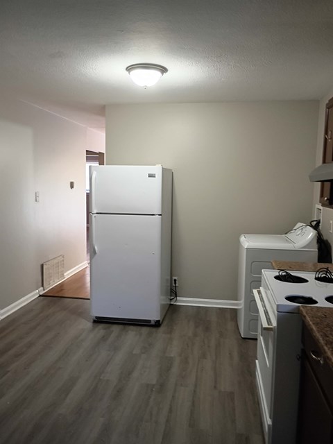 z4178 Churchman Avenue 3 Beds House for Rent - Photo Gallery 3