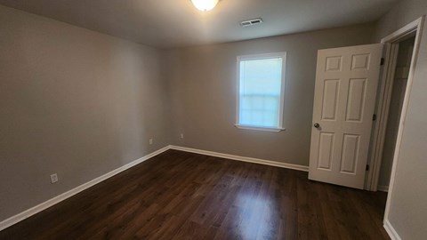 1821B 28Th Ave N 3 Beds Apartment for Rent