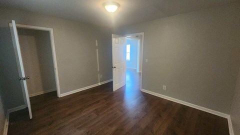 1821B 28Th Ave N 3 Beds Apartment for Rent