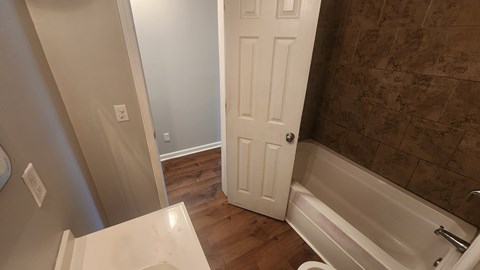 1821B 28Th Ave N 3 Beds Apartment for Rent