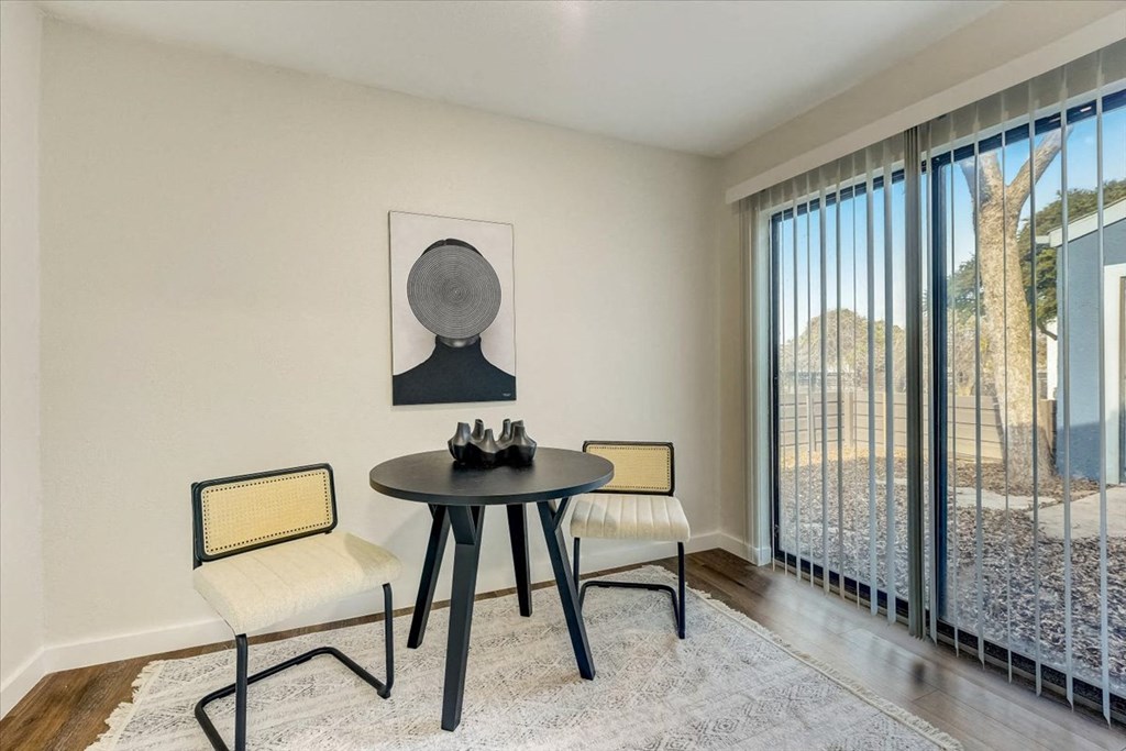 Vynl floors at The Alista Apartments, Dallas