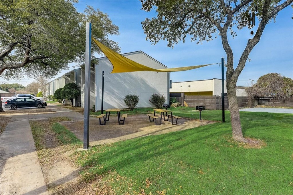 Outdoor at The Alista Apartments, Dallas, Texas