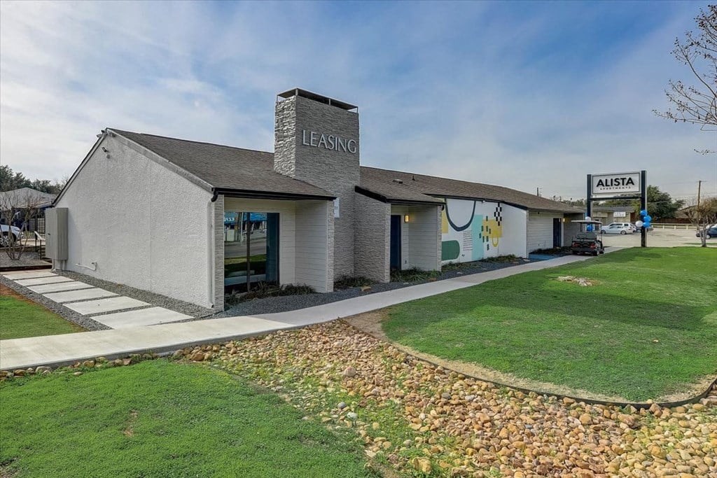 Exterior at The Alista Apartments, Dallas