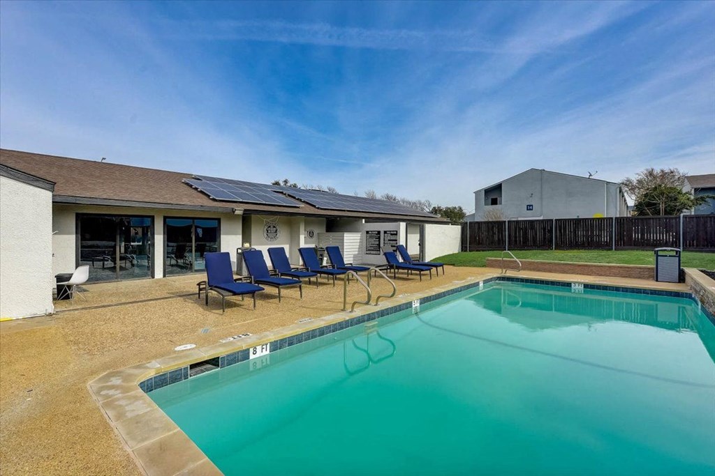 Swim at The Alista Apartments, Dallas, 75238