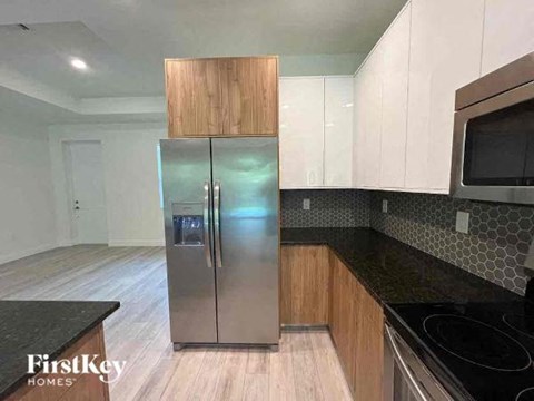 3771 JOHANNESBERG ROAD 3 Beds Apartment for Rent