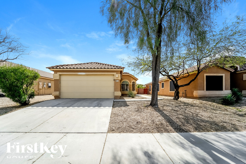 8711 N Moonfire Drive 3 Beds Apartment for Rent