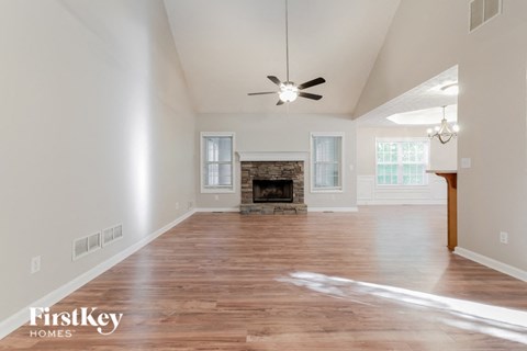 940 Willow Hollow Drive 4 Beds Apartment for Rent