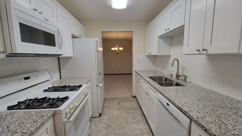 300 Thames Parkway #2-C 2 Beds Apartment for Rent