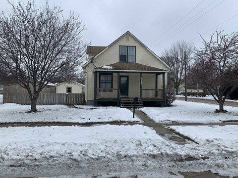 1947 N C 3 Beds Apartment for Rent