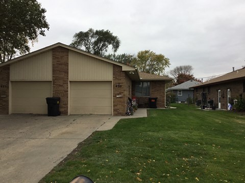 435 N. Clarmar 2 Beds Apartment for Rent