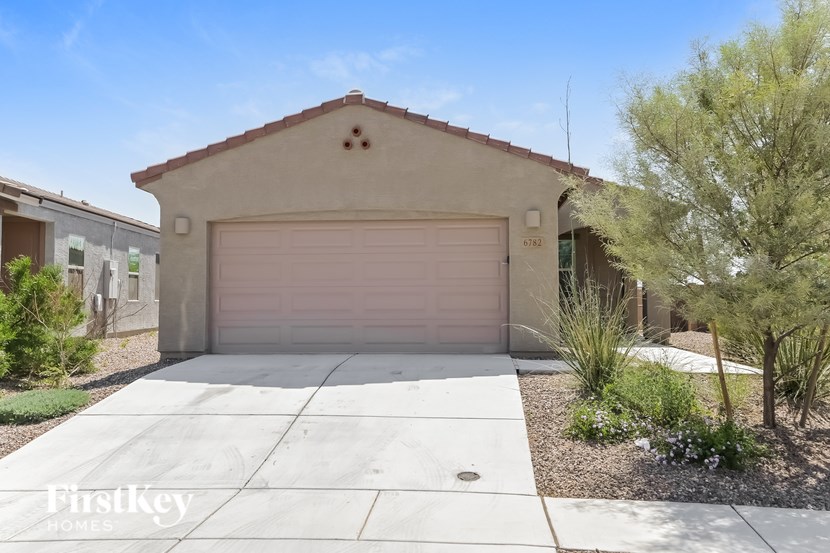 6782 E Via Rancho Rosario 3 Beds House for Rent - Photo Gallery 1