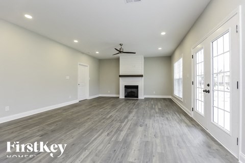 516 Dexter Drive 3 Beds Apartment for Rent