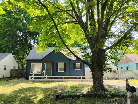 4325 North Olney Street 3 Beds Apartment for Rent