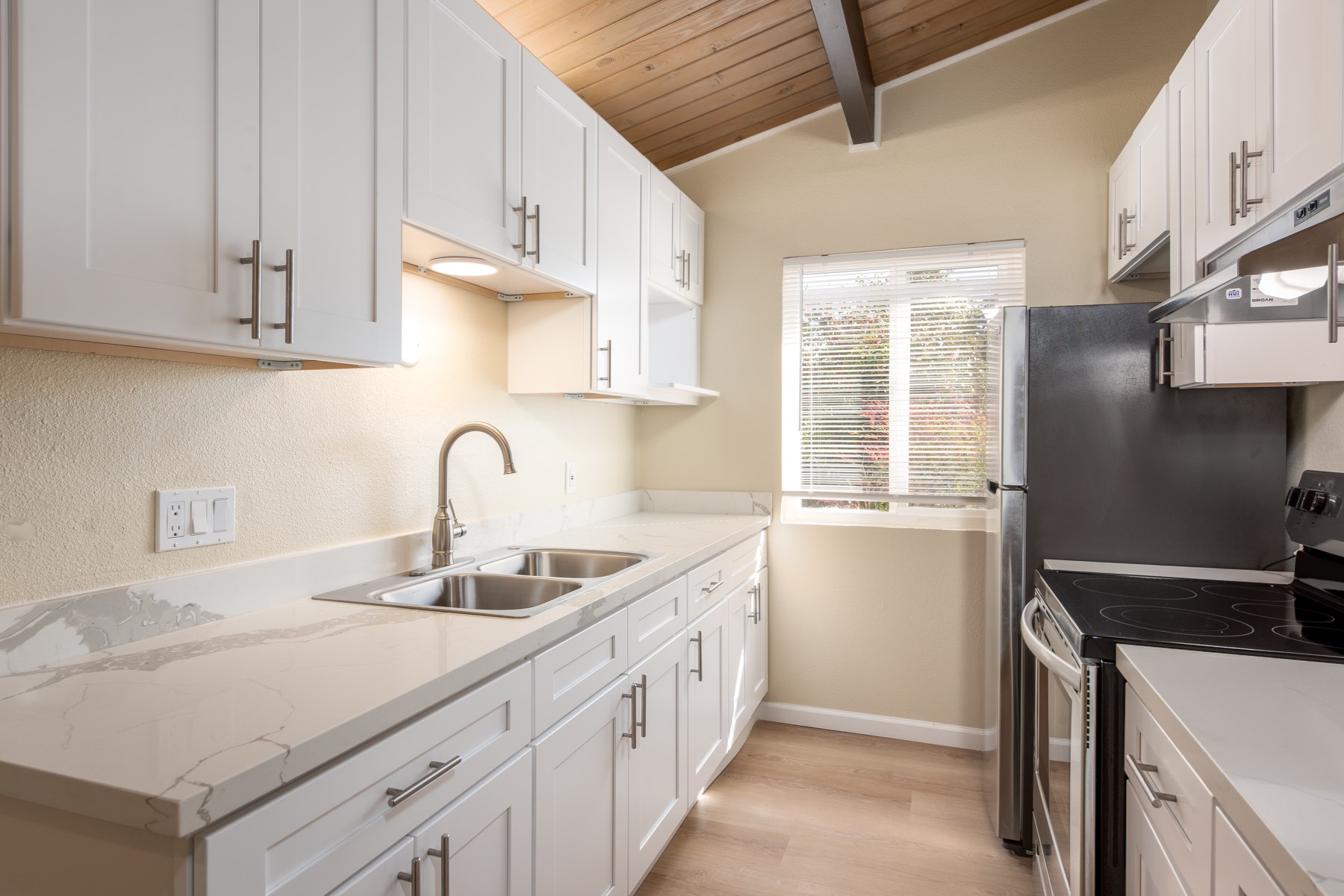 Brookside East Apartments is a similar property to Los Robles Apartments located in Santa Rosa