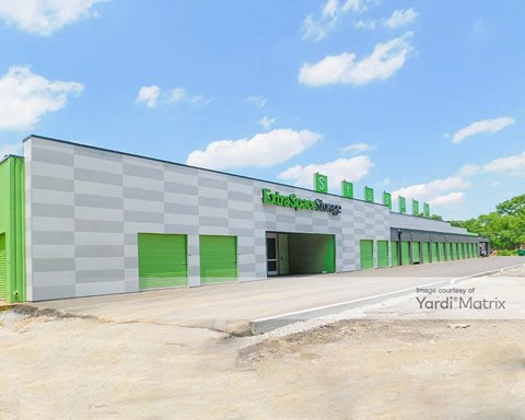 Storage Units for Rent available at 7737 Watson Road, St. Louis, MO 63119