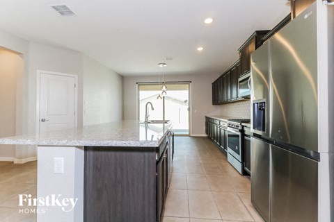 4010 W Coneflower Lane Studio House for Rent - Photo Gallery 5