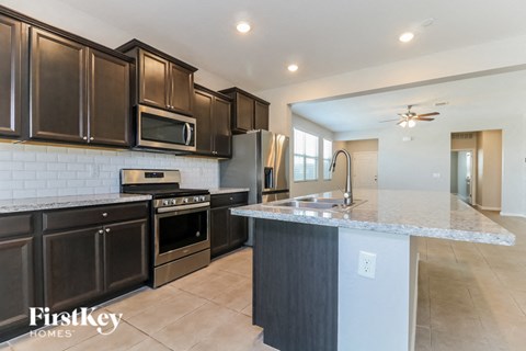 4010 W Coneflower Lane Studio House for Rent - Photo Gallery 6