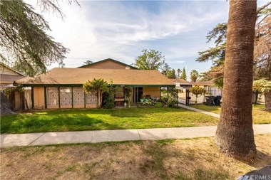 1017 Oxford Drive 2-3 Beds Apartment for Rent